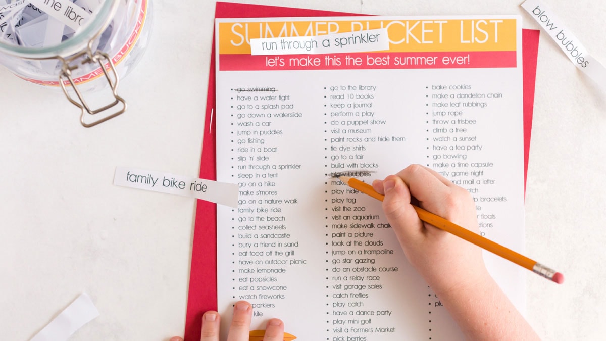 Summer Bucket List Jar: 80 fun bucket list ideas for kids!