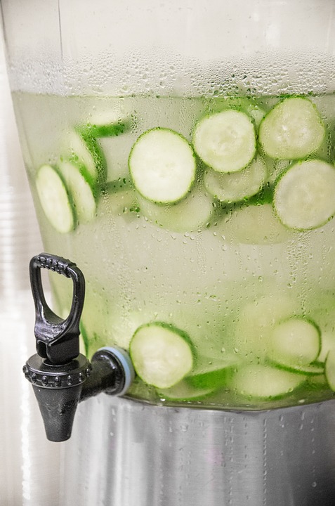 Cucumber water: Benefits and how to make it